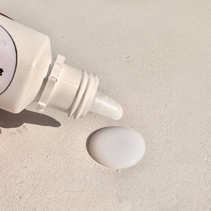 EYE GLITTER GLUE